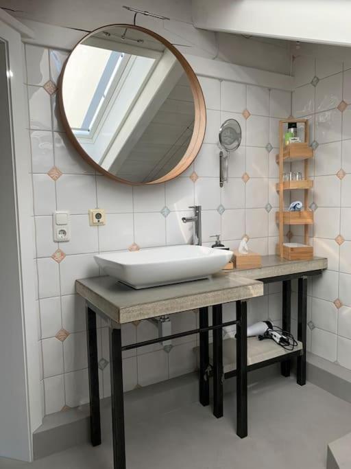 Chiemgau-Loft Zwischen Seenzauber Und Gipfelglueck Riedering Exteriör bild